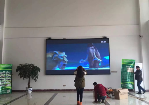 LED全彩顯示屏如何與移動設(shè)備連接??長沙吉進(jìn)電子告訴你